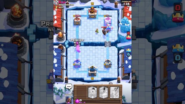 Jugando clash royal. смотреть онлайн