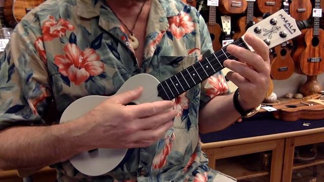 Ukulele MAnia Demo; KALA Makala Waterman Plastic Soprano Ukulele @ Ukulele Mania, Tokyo смотреть онлайн