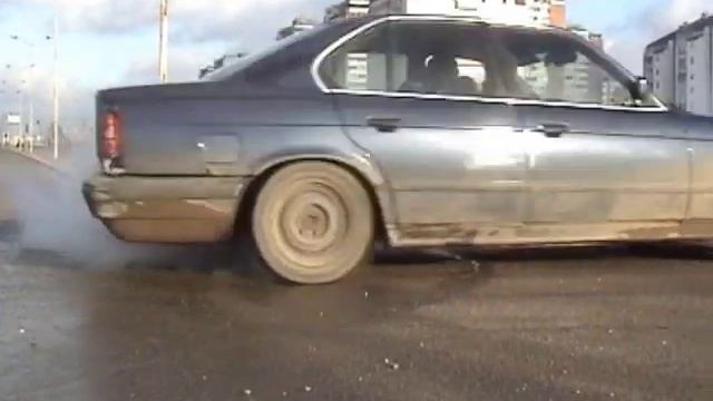 Old School Mania-BMW e34 drift смотреть онлайн