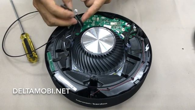 Teardown Harman Kardon Aura2