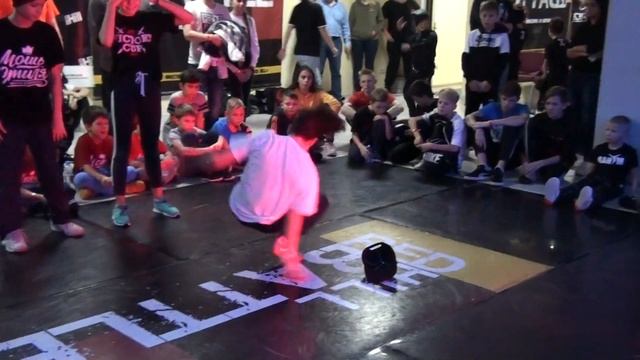 RED HILL BATTLE. БРЕЙК (МИККИ, СЕПРЕНТЕ, РОНИ - отбор 3Х3) смотреть онлайн