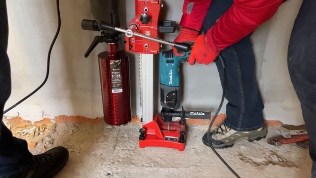Сухое сверление бетона машиной DIAM смотреть онлайн