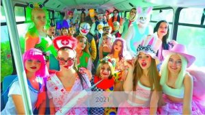 Учитель Майк стал клоуном ОНО,  ЛЕДИ ДИАНА и КИРИЛЛ на ХЭЛЛОУИН 2022