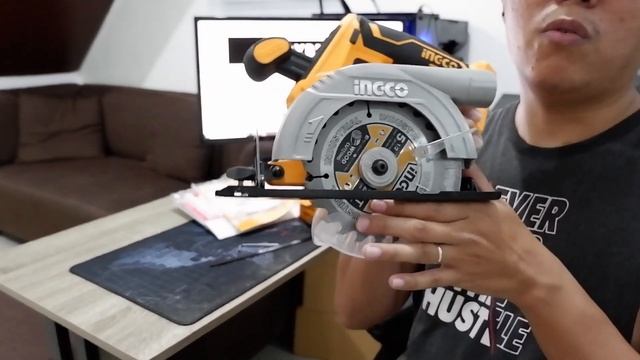 INGCO CORDLESS CIRCULAR SAW UNBOXING (CSLI1401) / BUDGET CORDLESS CIRCULAR SAW / 9.9 BUDOL