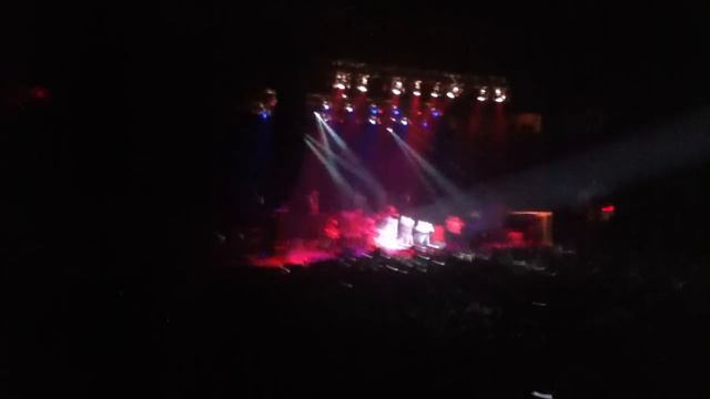 Flobots - White Flag Warrior (Feat. Tim Mcilrath) (Live @ 1st Bank Center, Broomfield Colorado) смотреть онлайн