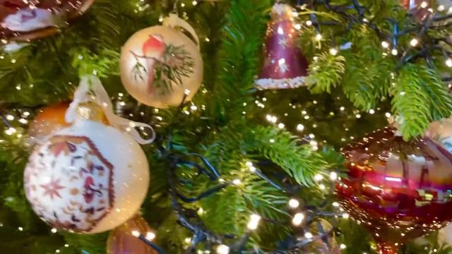 Red Iridescent Glass Ornaments, Set of 3 смотреть онлайн