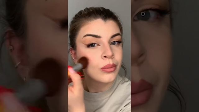 Kontúr, pirosító, highlighter | Makeup Revolution Ultra Sculpt & Contour Kit #shorts смотреть онлайн