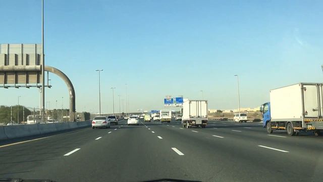 UAE. The roads. Дороги в Эмиратах во время карантина. смотреть онлайн