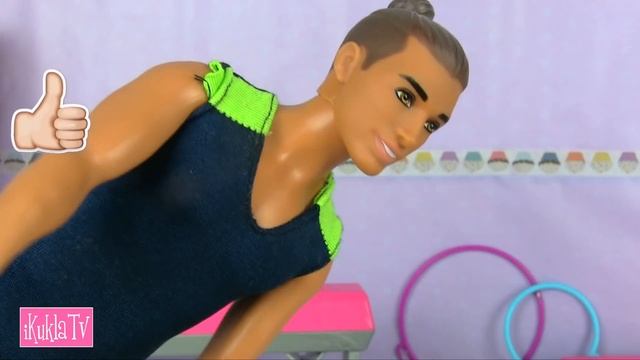 Кто Разлил Масло в Спортзале и Сорвал Уроки? Мультики Куклы Барби Про Школу IkuklaTV смотреть онлайн