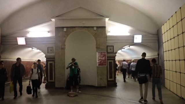 В самом Красивом Метро Мира ! смотреть онлайн