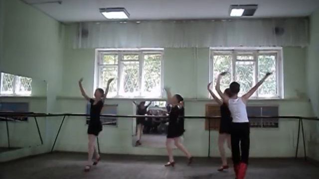 Народный танец, ч 1.3 год об.6 кл. КПК в уч. культуры. Мои дети. ДМШ №7 г.Иркутск. Примерно 2017 г. смотреть онлайн