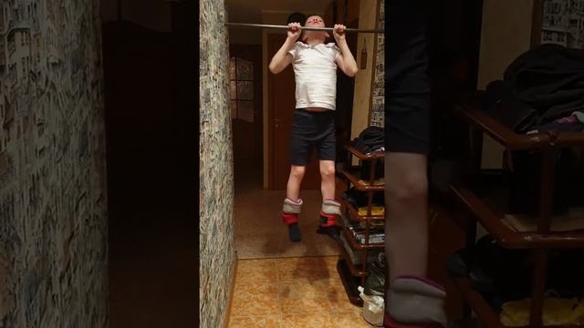 Подтягивание с отягощением 3.4 кг смотреть онлайн