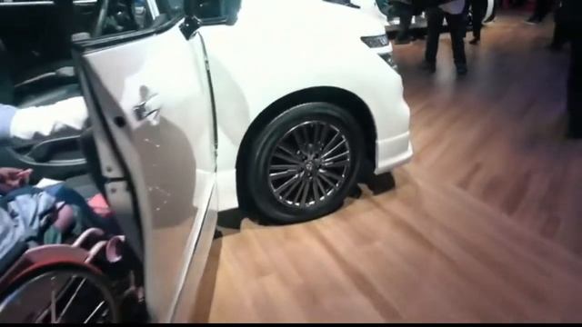 NISSAN ELGRAND 2023 смотреть онлайн