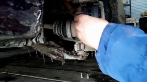 Хендай Солярис, замена тормозных дисков и колодок. Ремонт направляющих суппортов.