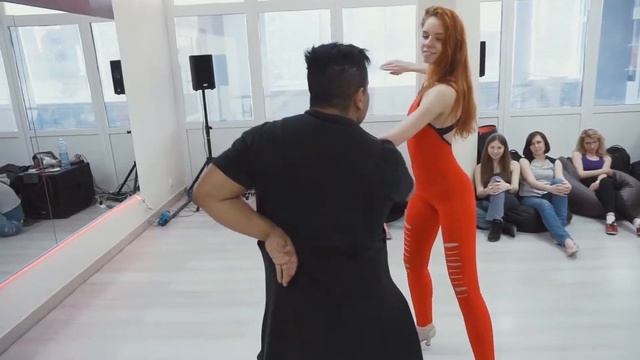Adilio Porto (Brazil) and Daria Rudenko (Russia) | Demo Brazilian Zouk | Krasnoyarsk | 2018 смотреть онлайн