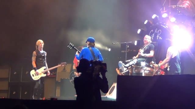 Angus Young and Slash together... смотреть онлайн
