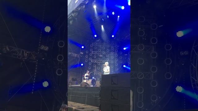 «У мене немає дому» Один в Каное на Atlas Weekend смотреть онлайн