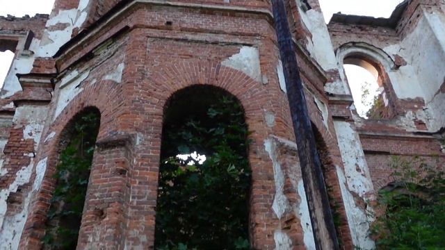 Развалины усадьбы и парк в поселке Гостилицы смотреть онлайн