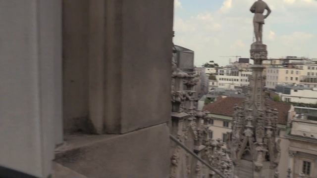 НА КРЫШЕ МИЛАНСКОГО СОБОРА (Duomo di Milano, Milano, Itаlia) смотреть онлайн