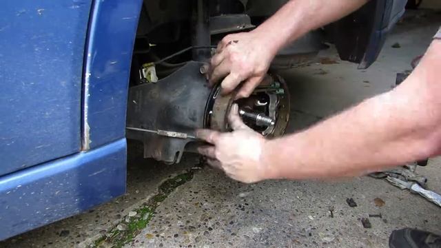 2011 Ford Focus Rear brake service 20 min sped up to 5 minutes in duration смотреть онлайн