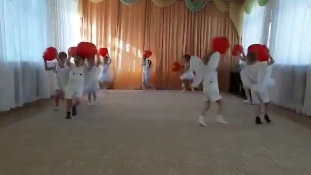 танец «Ангелы добра», детский сад #44, Владивосток, 2020 г. Худ.руководитель, Закхирова Е.Ф. смотреть онлайн