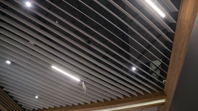 Columbus Kiev, Good Life Mall, Metal ceilings CBI Europe - Колумбус, Металлический реечный потолок смотреть онлайн