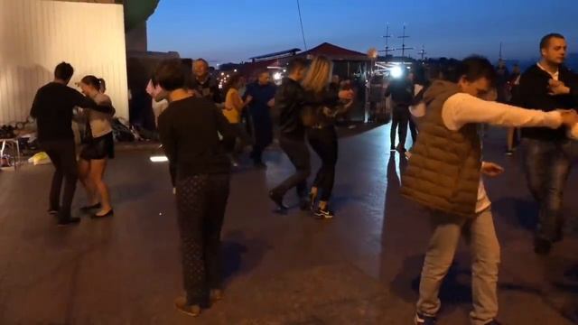 Петербург оживает! Стрит стайл + разведение мостов) Белые ночи в разгаре смотреть онлайн