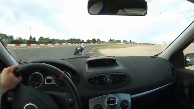 Clio RS 197 нарезка с GP Strecke за 2015 смотреть онлайн