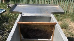 СТОЛ ДЛЯ РАСПЕЧАТКИ ПЧЕЛИНЫХ РАМОК. КАК СДЕЛАТЬ СВОИМИ РУКАМИ.