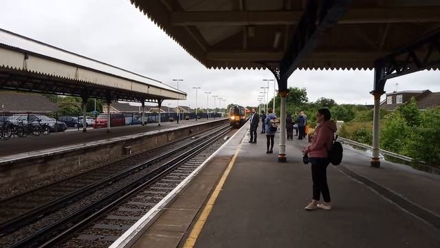 My train arrives at Wareham Station this morning. 12.6.2019 смотреть онлайн