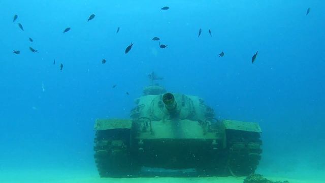 Танк под водой в Каше Турция. Классно поныряли и посмотрели танк со всех сторон! смотреть онлайн