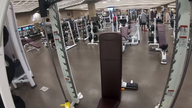 Тренировка с Блондинкой | Как выглядит спортзал в США смотреть онлайн