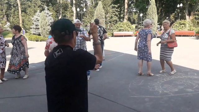 Aй лав ю - три волшебных слова!!!??Танцы в парке Горького!!! ??Харьков 2021 смотреть онлайн