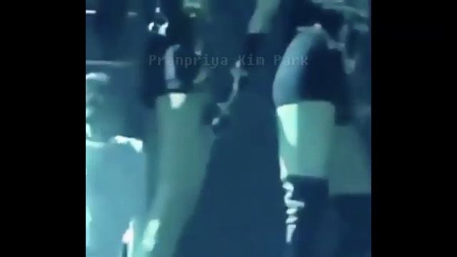 Jenlisa - Lisa Loves To Touch Jennie