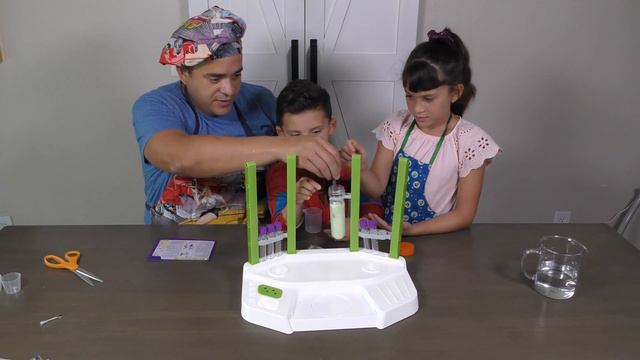 UNBOXING Ooze Labs Chemistry Station Glow in the dark Slime смотреть онлайн
