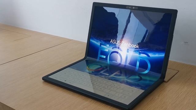 ASUS ZENBOOK 17 FOLD OLED смотреть онлайн