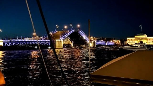 Разведение Дворцового моста под музыку Чайковского смотреть онлайн