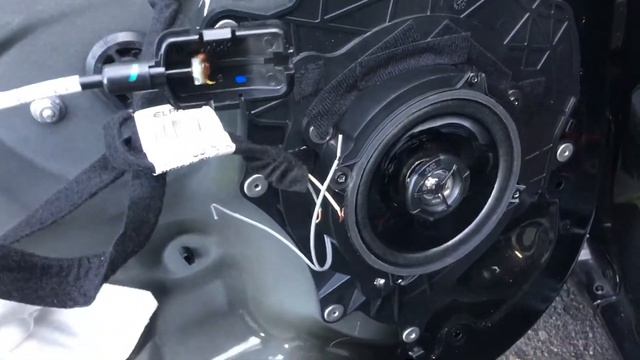 Speaker upgrade on Renault Clio Mark 4 2015 model/ part 11 смотреть онлайн