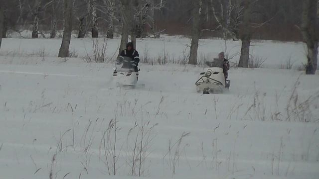 Короткий и длинный буран в снегу. Какой все-таки ЛУЧШЕ!? Покатушки по снегу. Сравнение двух буранов смотреть онлайн