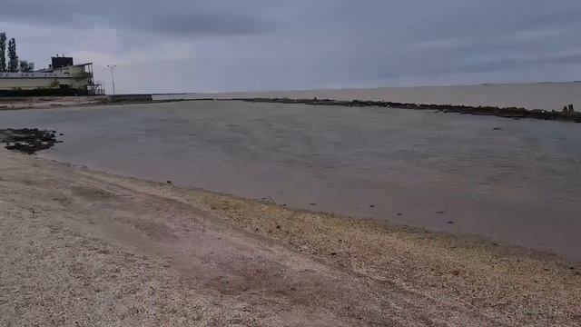 Ейск?Неужели курортный сезон закрыт??? Шквалистый ветер, ливень, +16' тепла. Ремонты и работа Олега смотреть онлайн