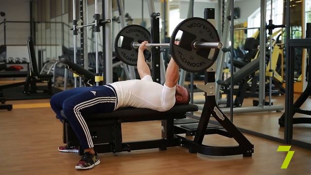 Здоровое утро на 7 канале. Зарядка с KADORR Fitnes Tairova. Жим штанги лежа. Игорь Веретюк смотреть онлайн