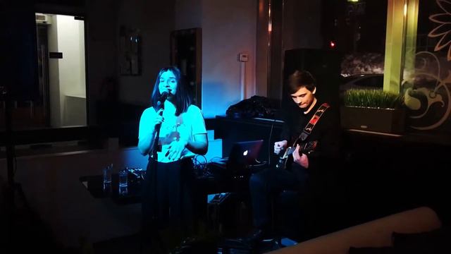 l’One - Все танцуют локтями (ShuRoux cover, ShuMit) смотреть онлайн