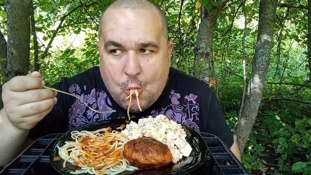 Обжор - салат оливье, котлеты, спагетти с подливкой смотреть онлайн