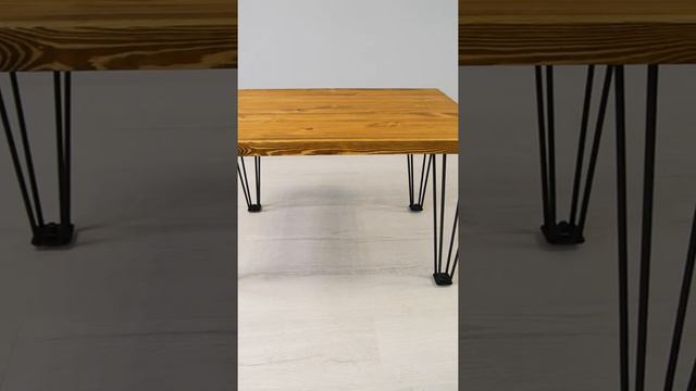 Ilwi Новогодний столик журнальный из металла с деревянной столешницей LOFT