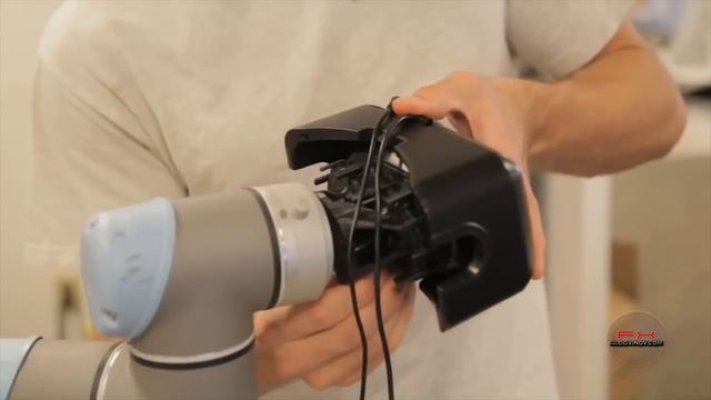 Oculus Rift DK2 - распаковка нового шлема виртуальной реальности (Unboxing) смотреть онлайн
