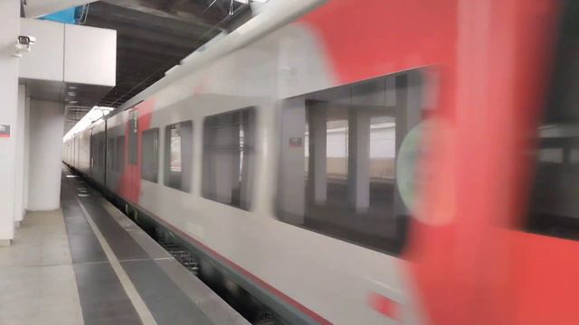 Странный гудок!? Эс1п 037 отправляется с восточного вокзала///30 марта 2023 смотреть онлайн