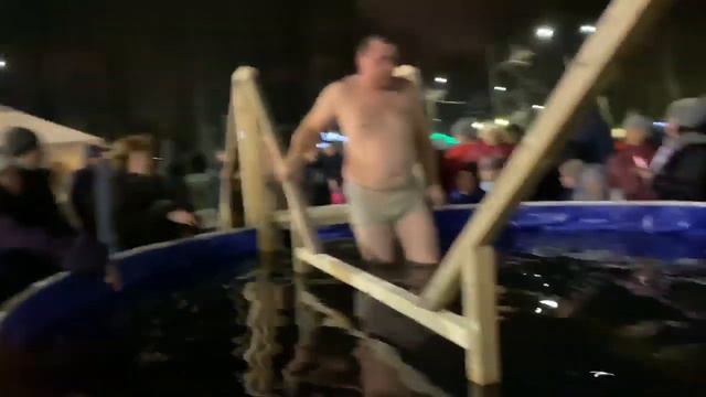 Крещение 2020 в Подмосковье КУПАНИЕ ЗИМОЙ смотреть онлайн