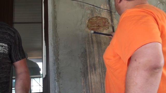 Проверяем качество старого штукатурного слоя перед приклейкой утеплителя смотреть онлайн