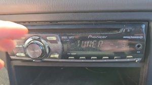 How to change the clock / set the time on a Pioneer Super Tuner 3 D, car stereo