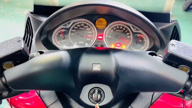 HONDA Silver wing GT 600cc/400cc محلات كلشي وكلاشي للتجارة العامة بغداد النهضة تقاطع مستشفئ الكندي смотреть онлайн
